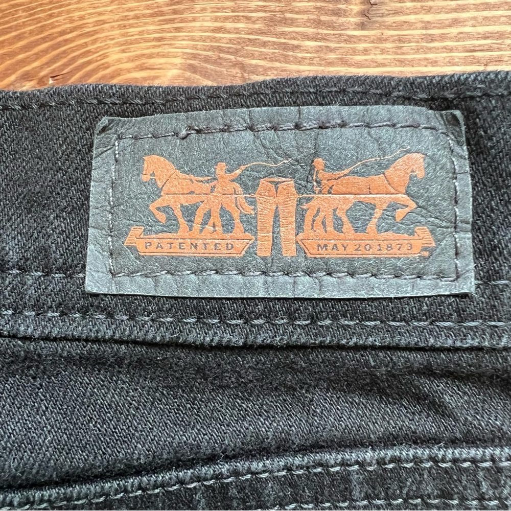 Levi's Black Straight Leg Women's Jeans - Picture 6 of 13